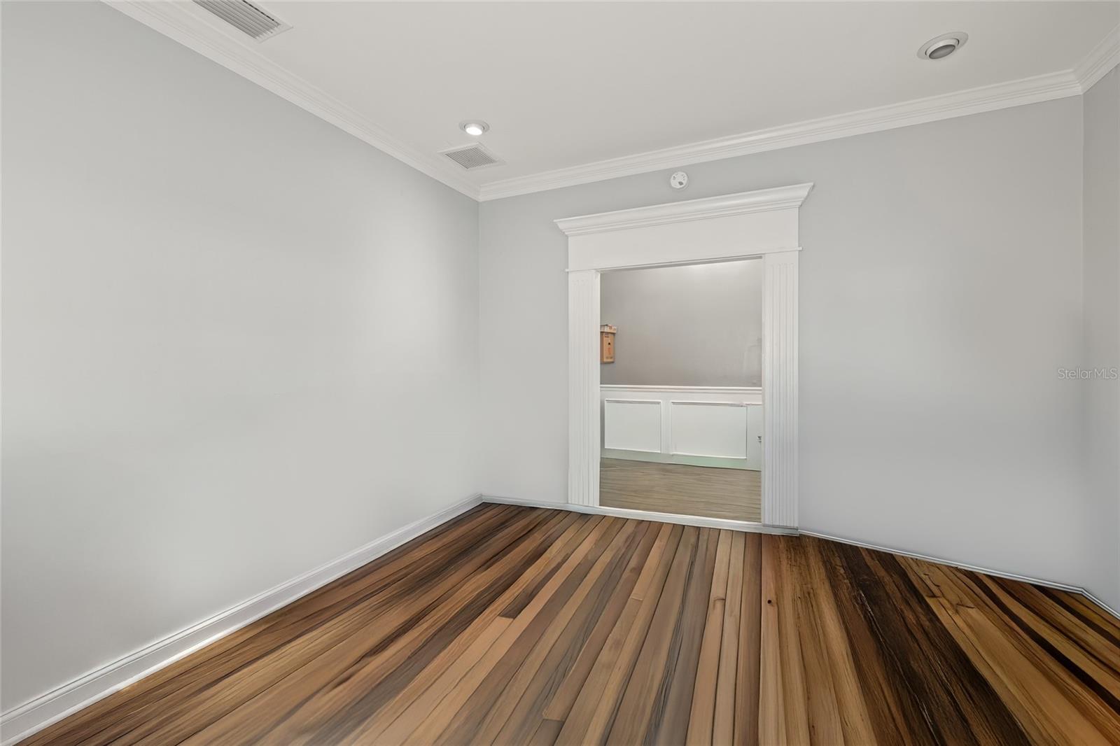 MARYLAND MANOR 2ND UNIT - Residential Lease