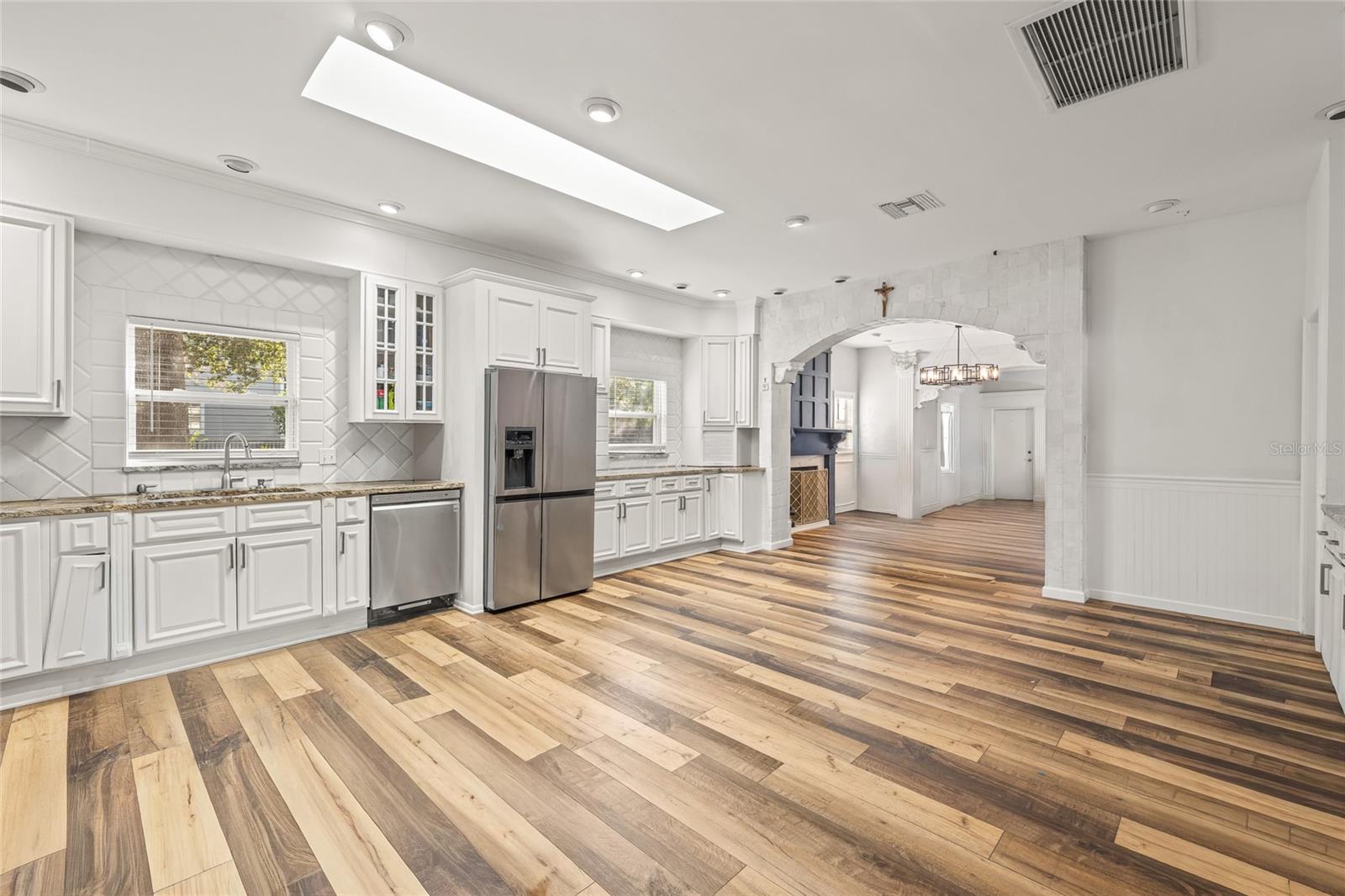 MARYLAND MANOR 2ND UNIT - Residential Lease