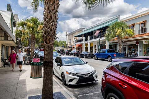 Tiny photo for 440 N Donnelly Street, Mount Dora, FL 32757 (MLS # G5114224)