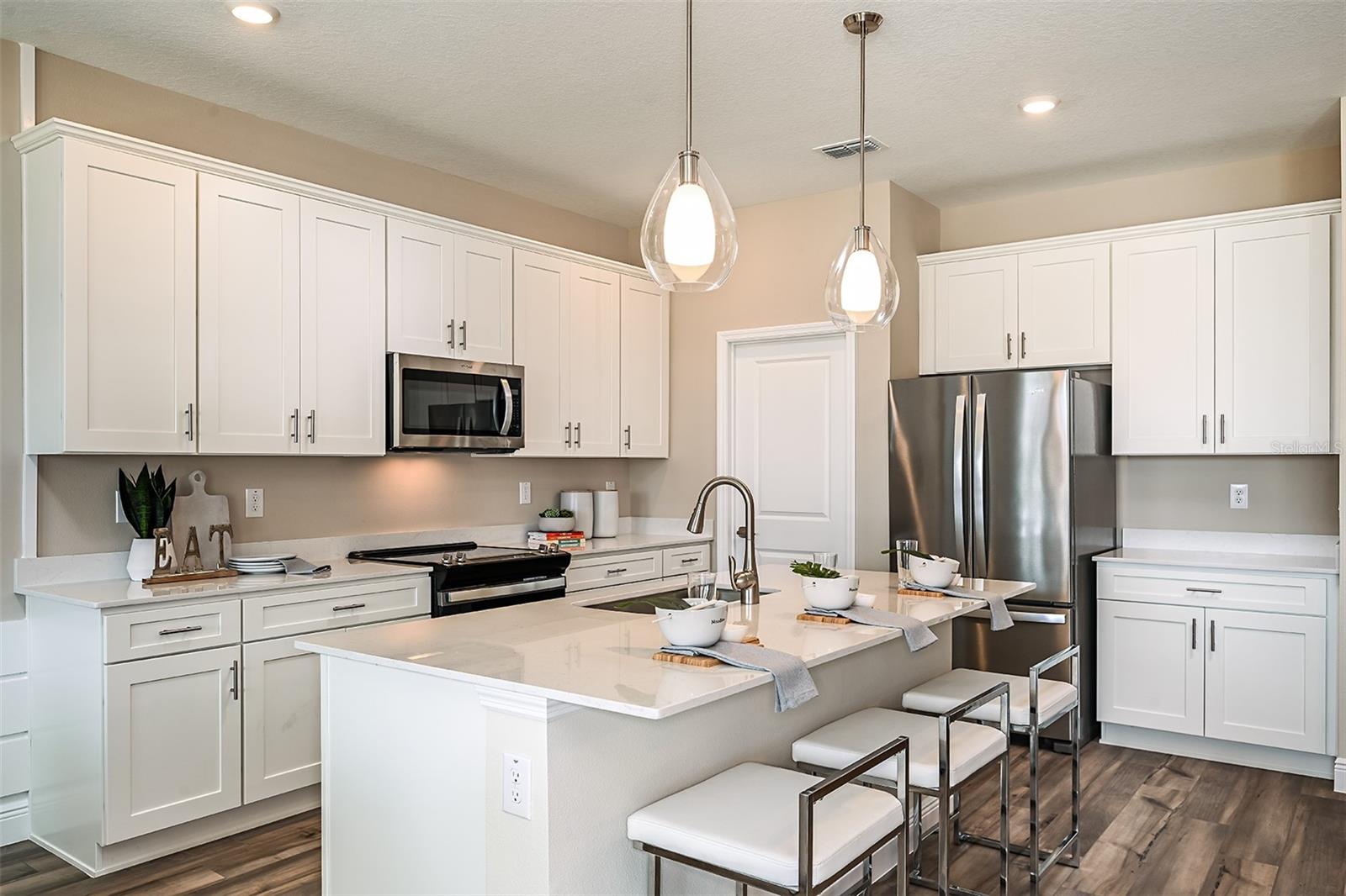 PASADENA WOODS - Residential