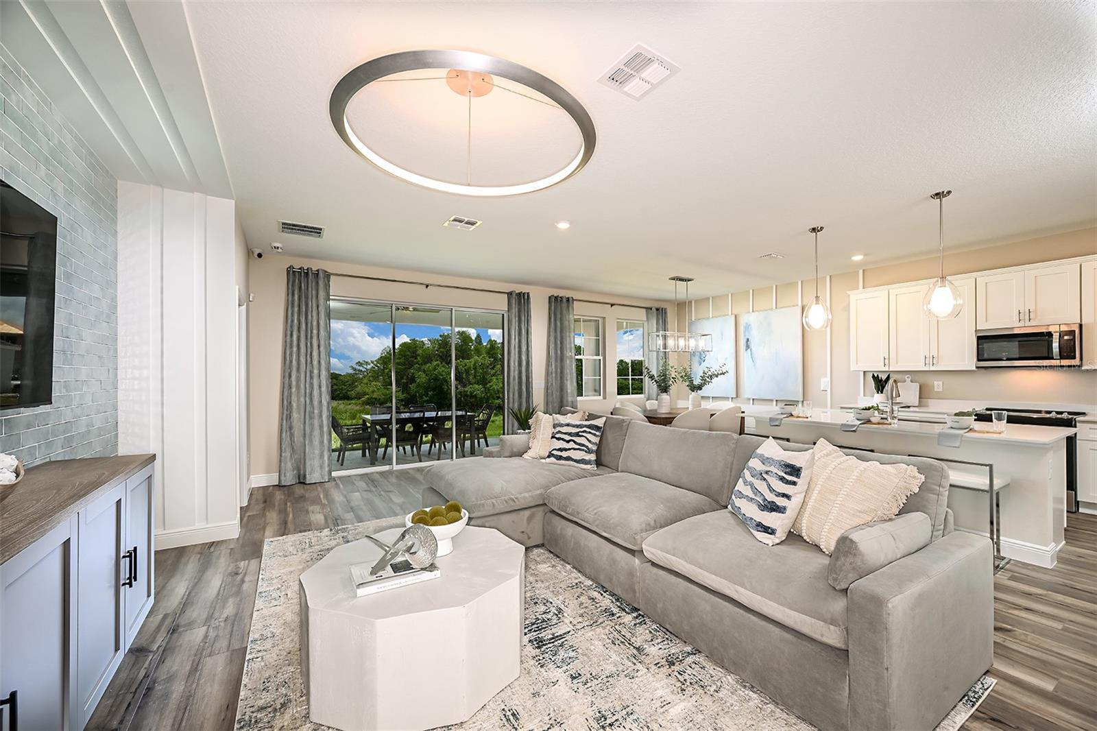 PASADENA WOODS - Residential