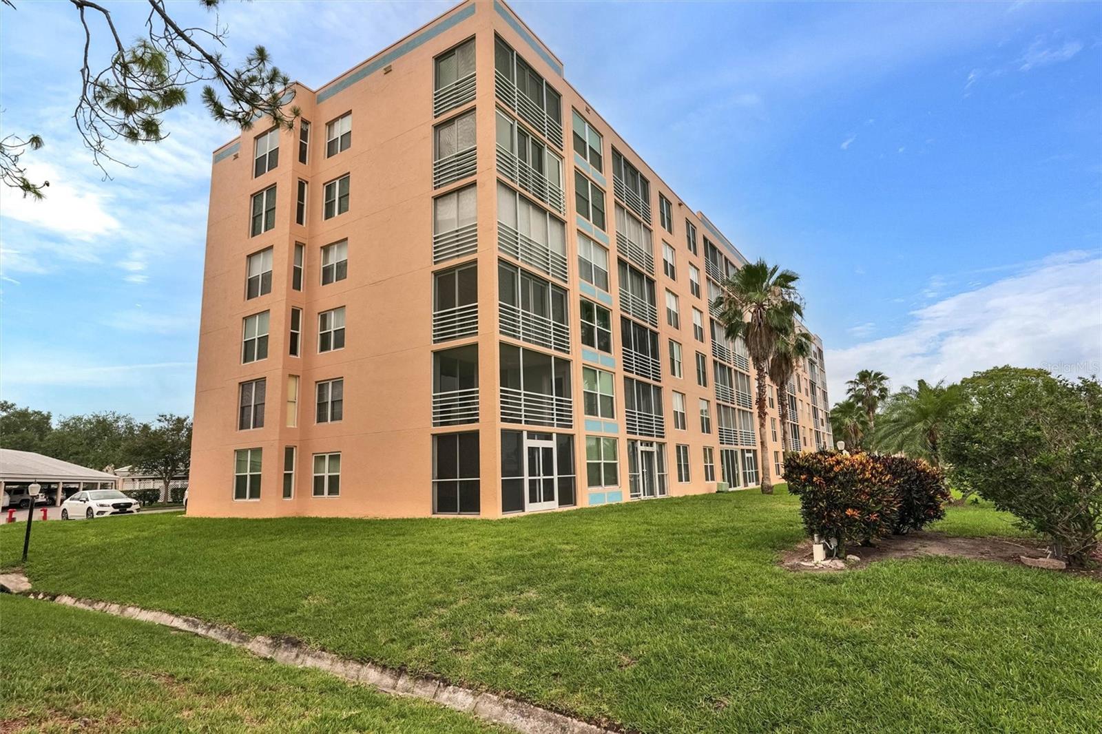 4570 PINEBROOK CIRCLE CIRCLE 404