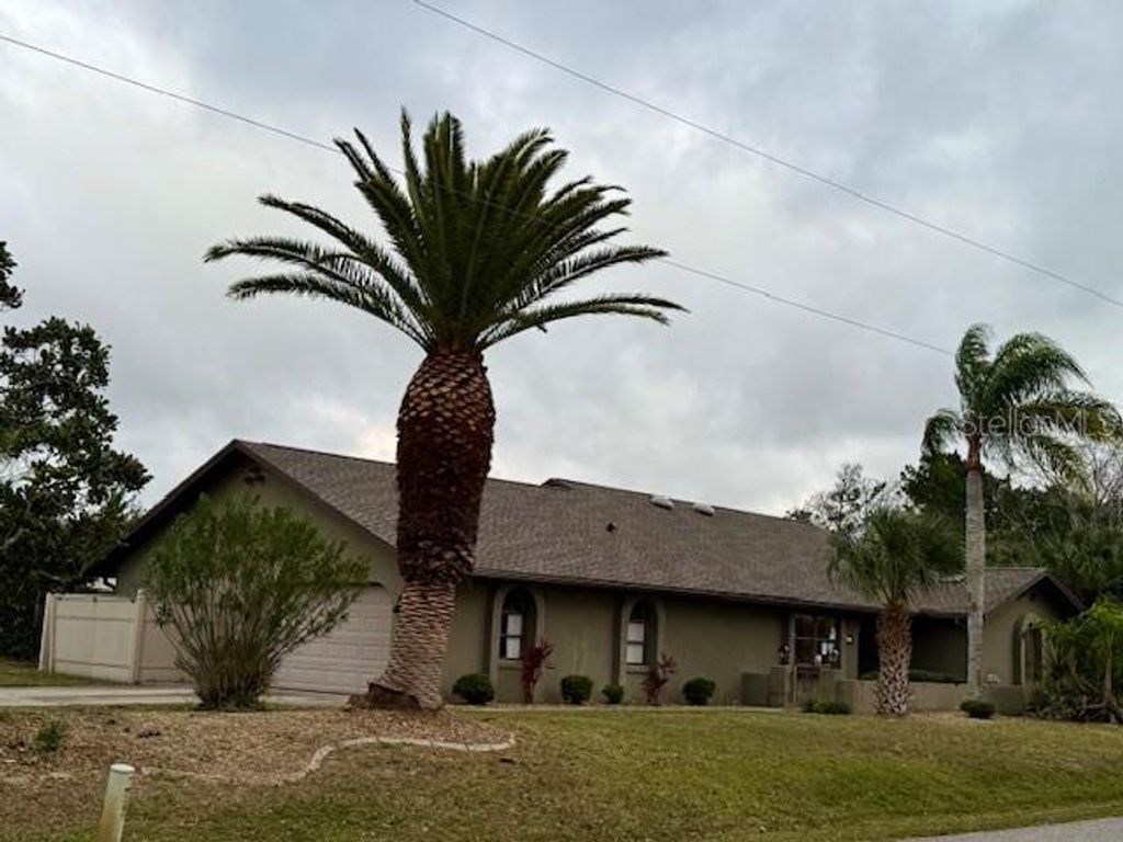 Photo of 11 Crossview Lane, Palm Coast, FL 32137 (MLS # FC314732)
