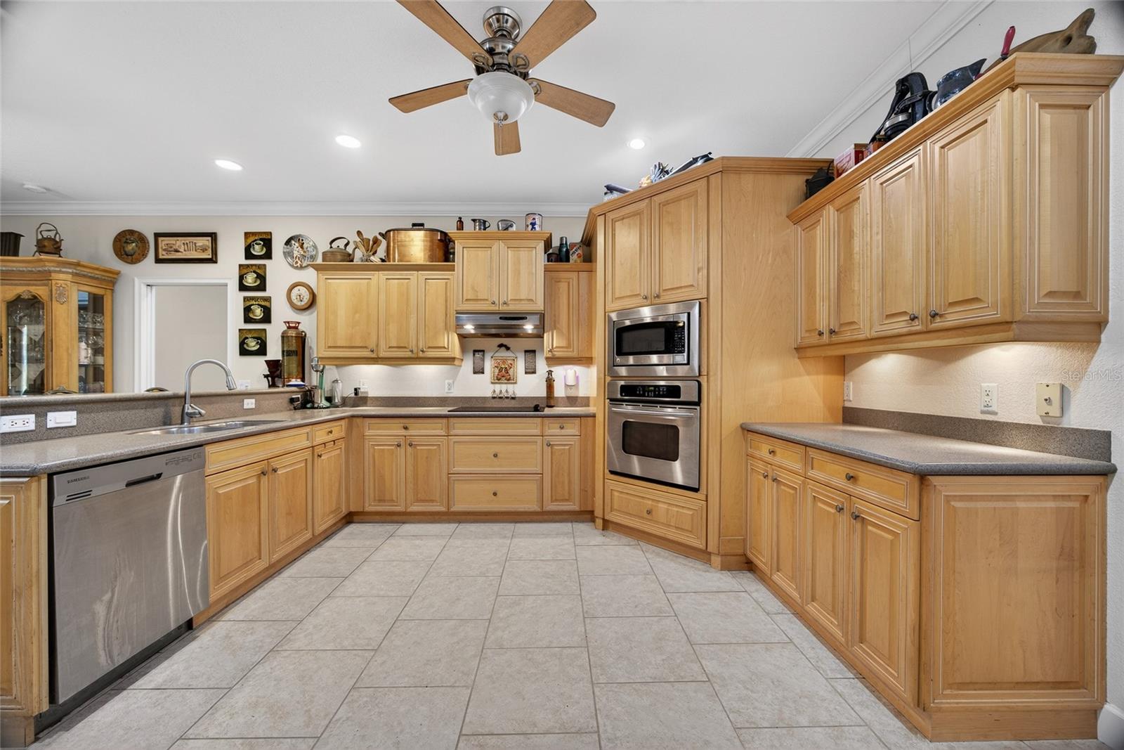 ROWLAND COUNTRY ESTATES - Residential