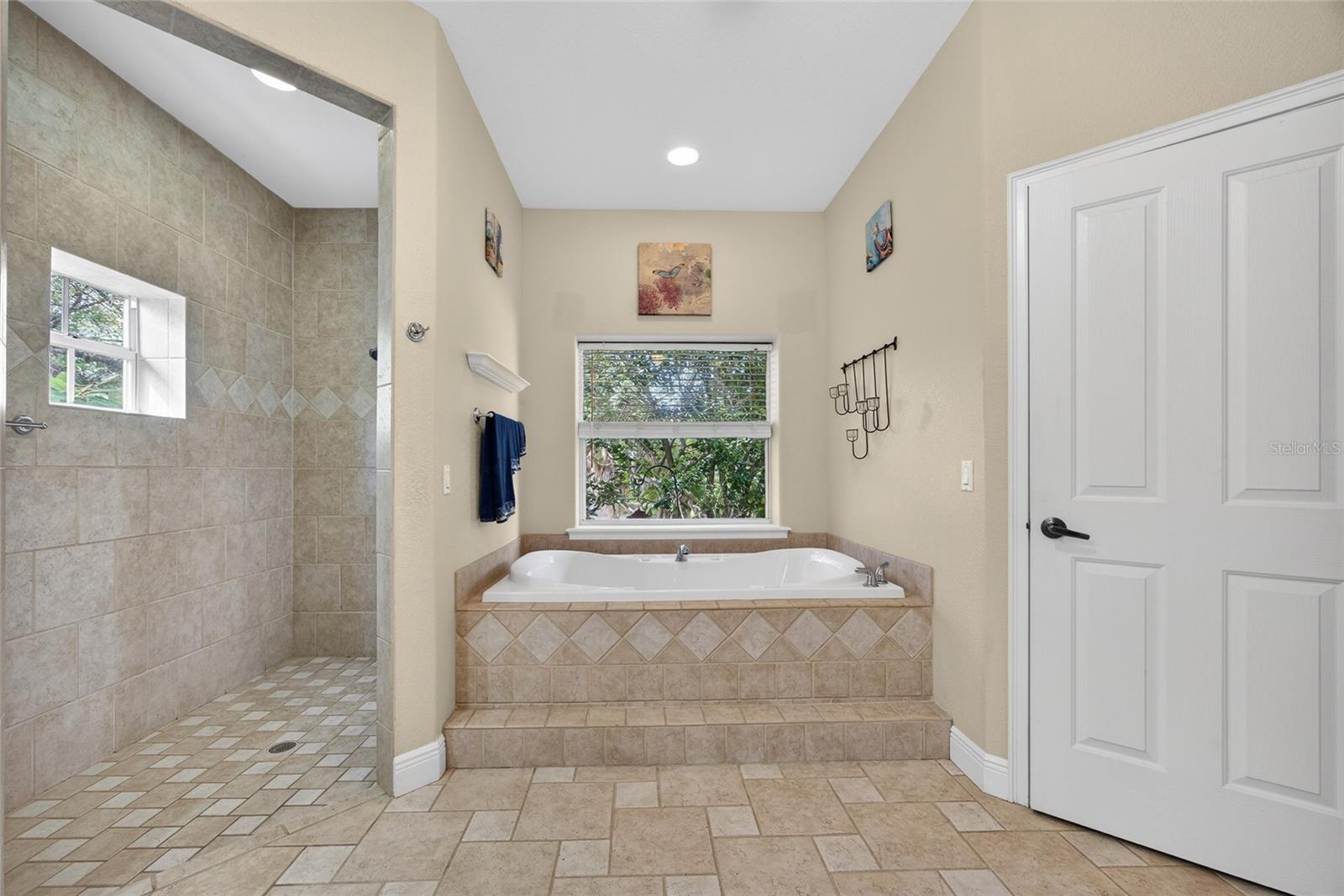 ROWLAND COUNTRY ESTATES - Residential