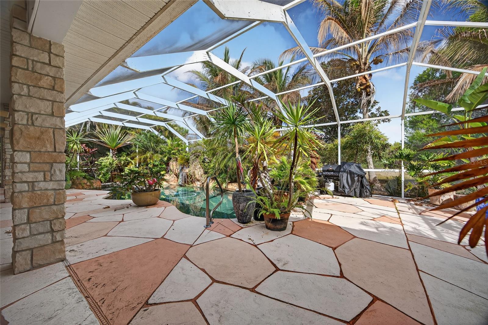 ROWLAND COUNTRY ESTATES - Residential