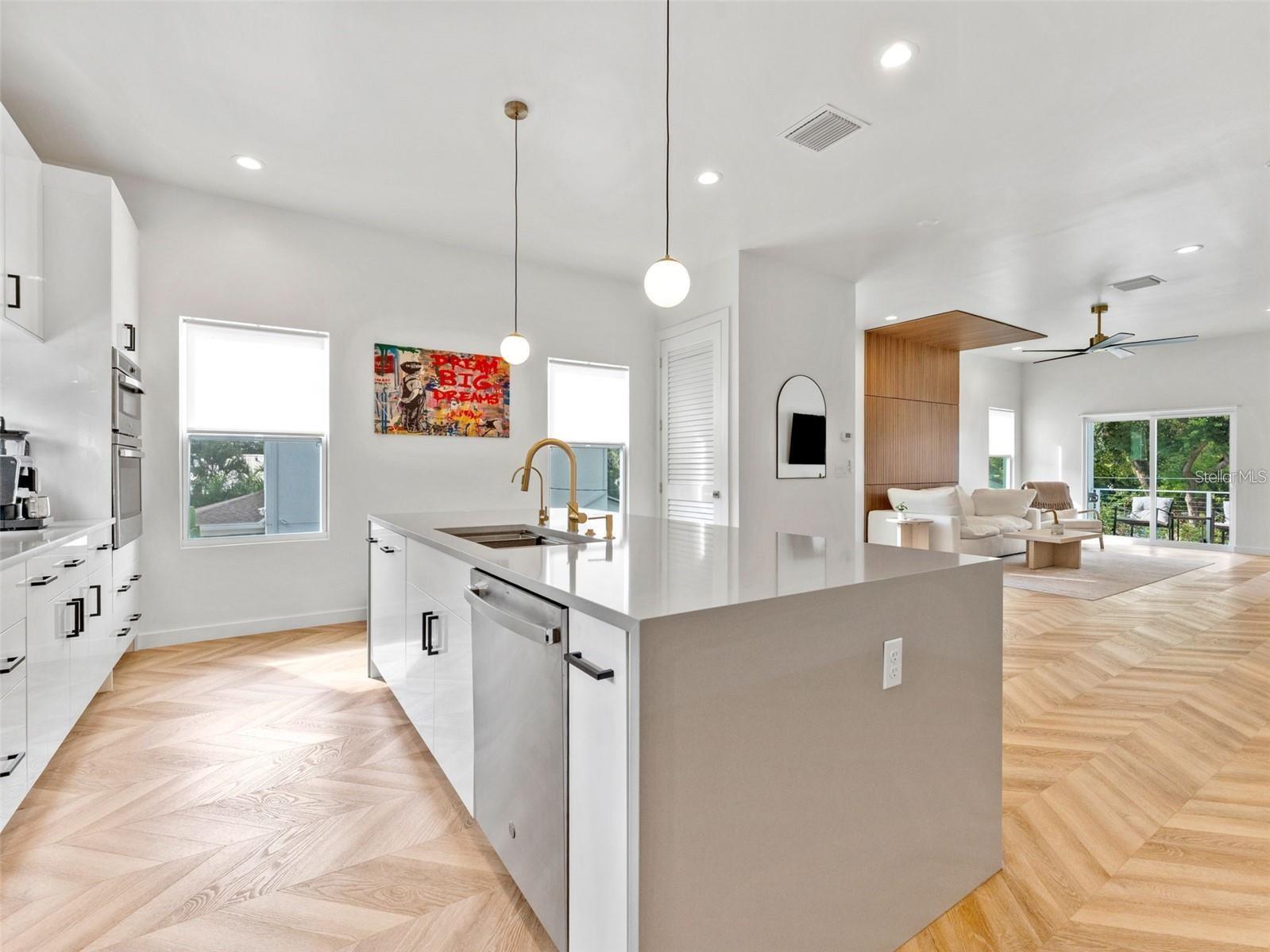 D6E | ADALEE STREET TOWNHOMES - Residential