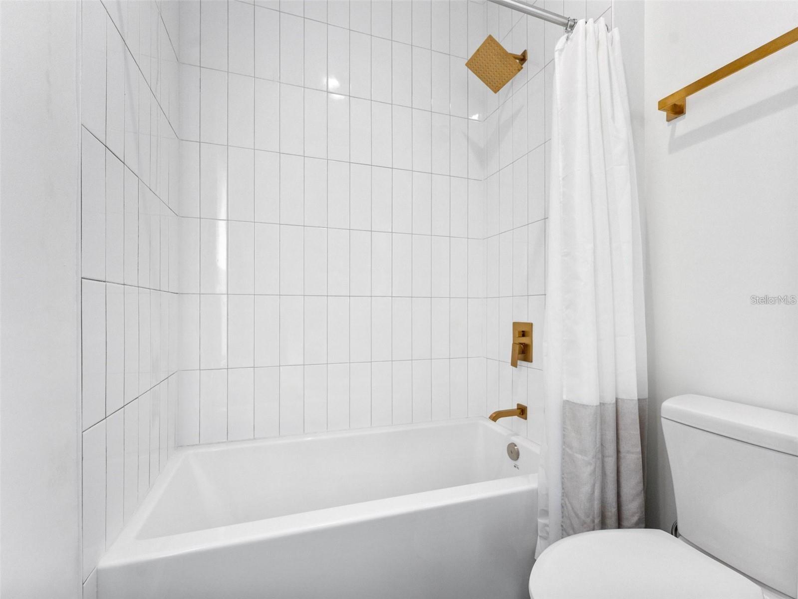 D6E | ADALEE STREET TOWNHOMES - Residential