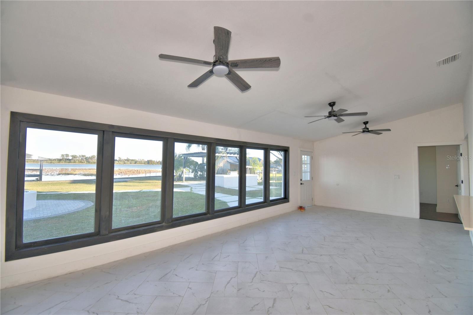 EAST VIEW PKWY - Residential