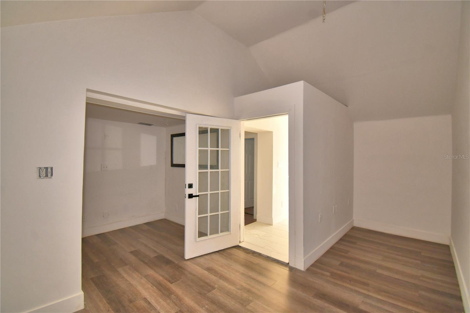 EAST VIEW PKWY - Residential