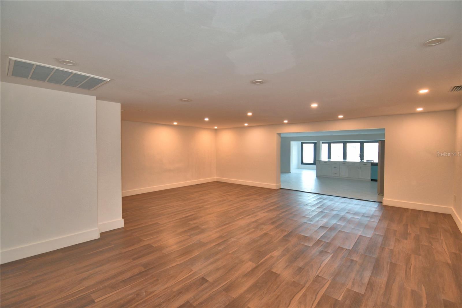 EAST VIEW PKWY - Residential