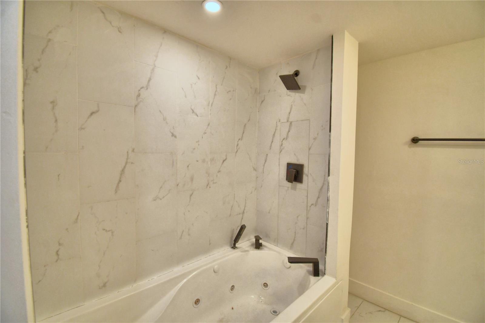 EAST VIEW PKWY - Residential