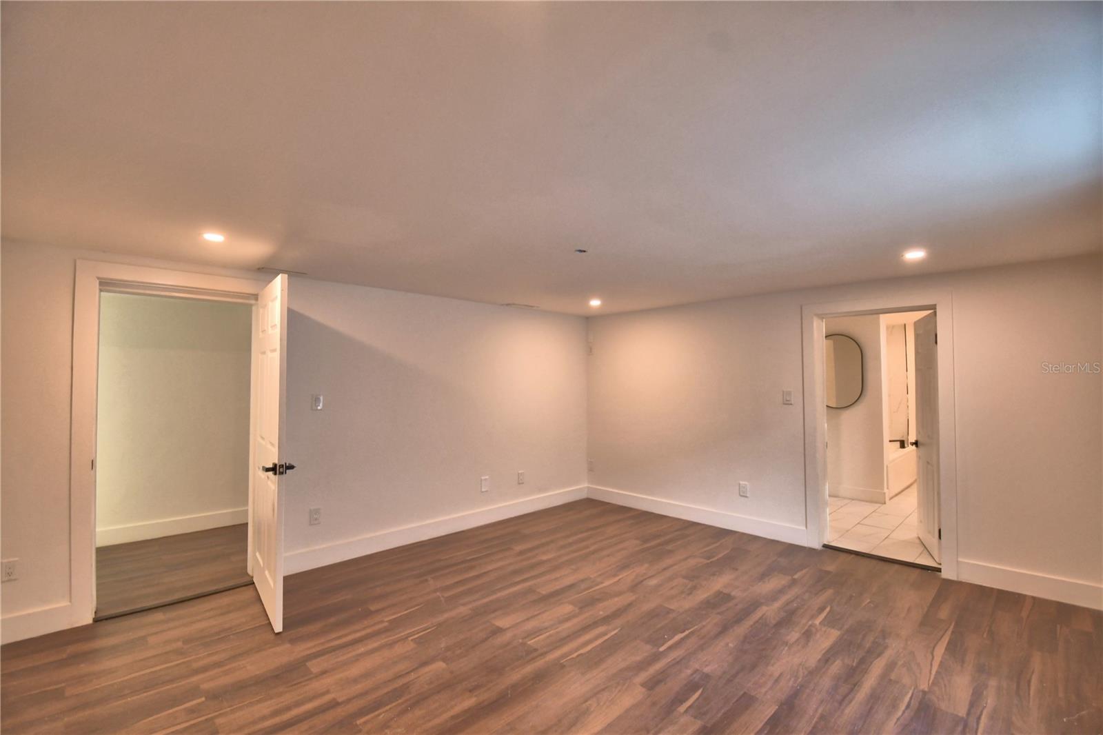 EAST VIEW PKWY - Residential