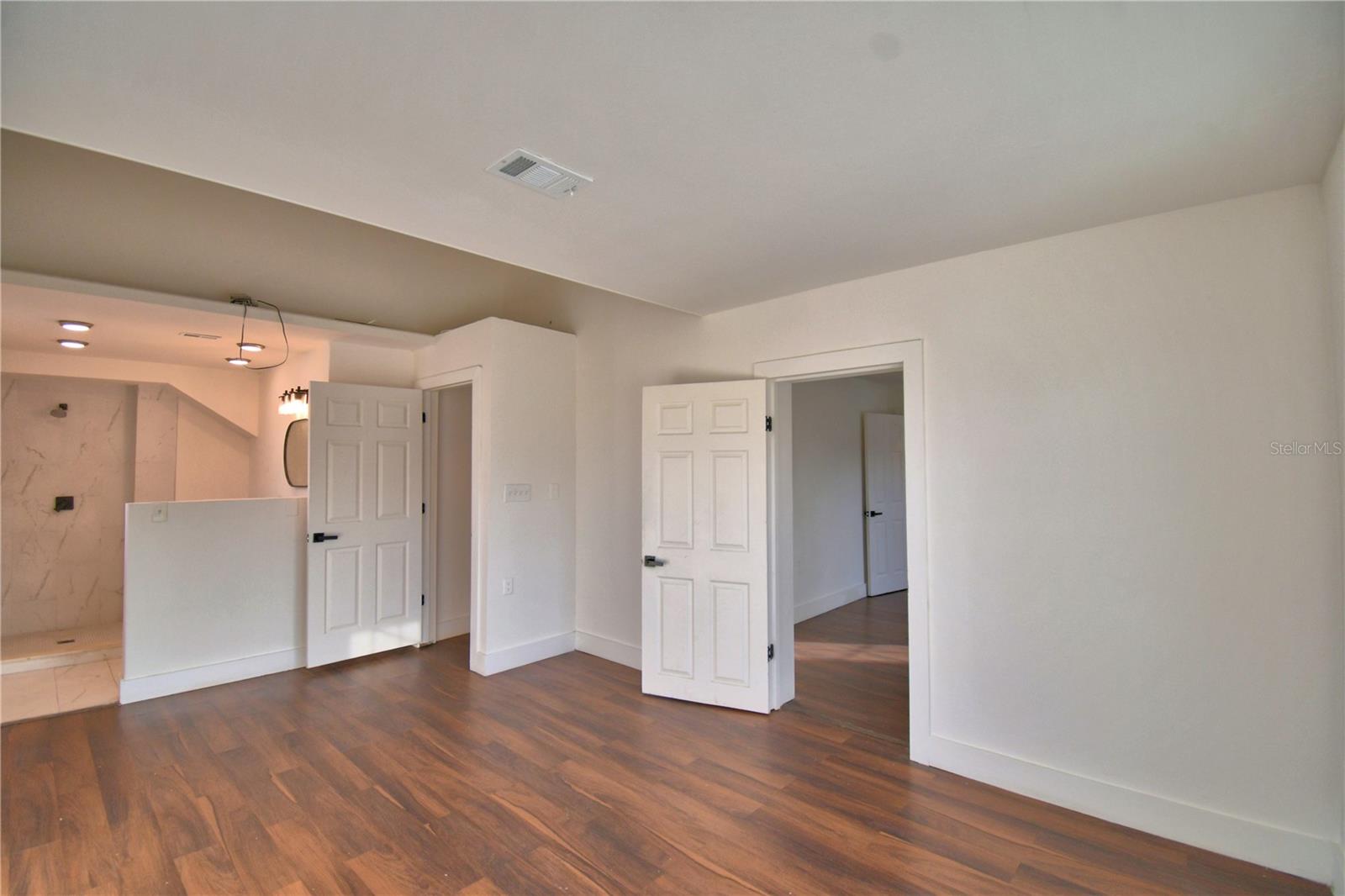 EAST VIEW PKWY - Residential