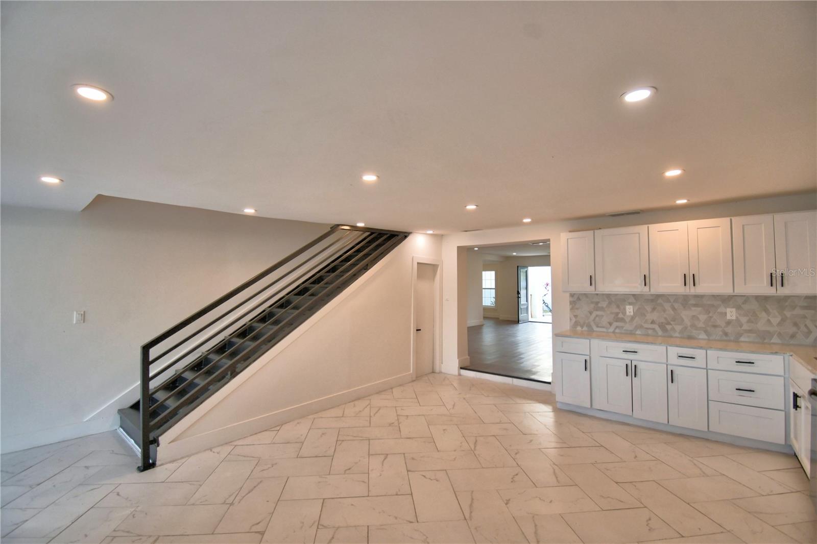 EAST VIEW PKWY - Residential