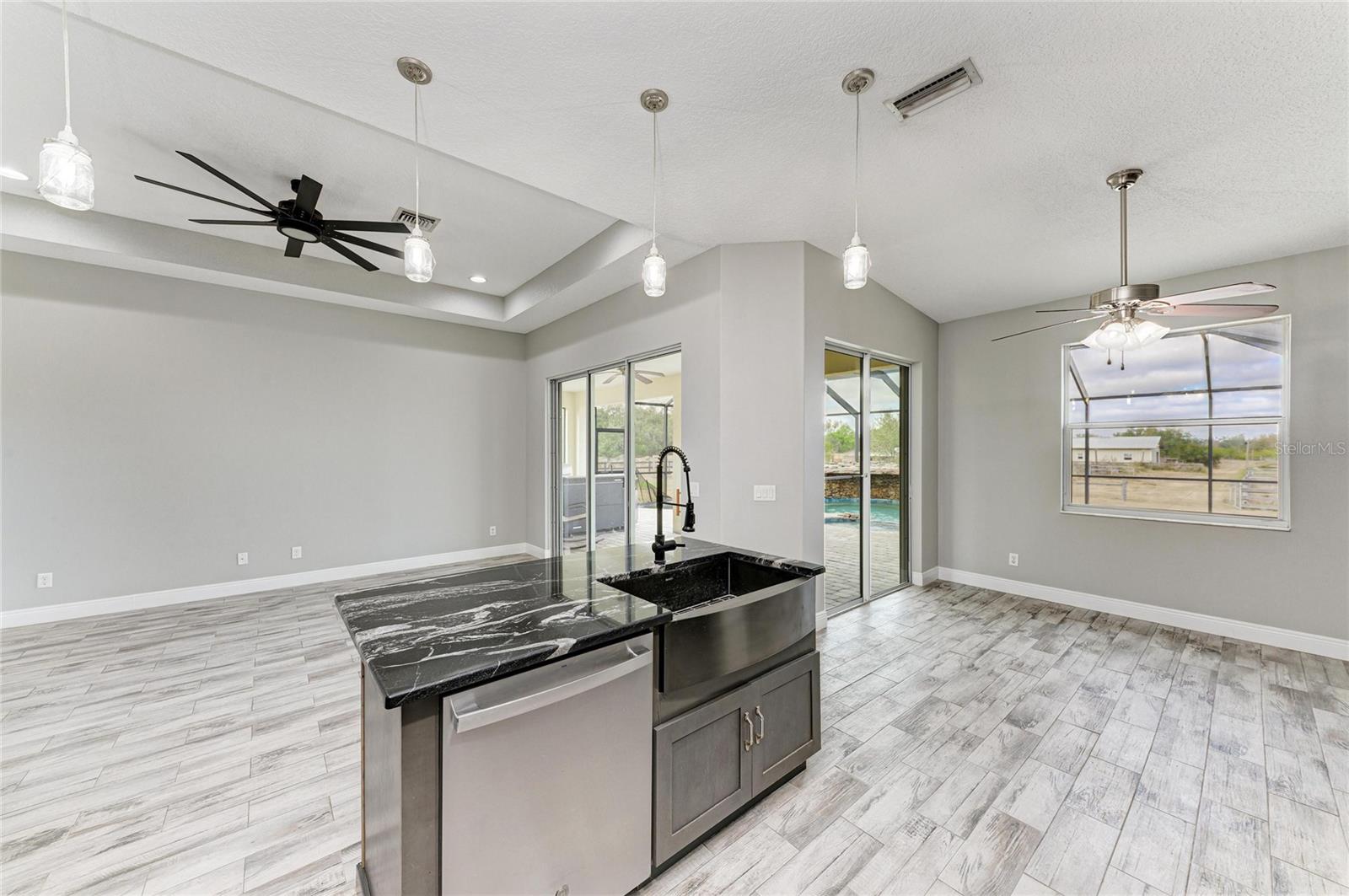 ACREAGE - Residential