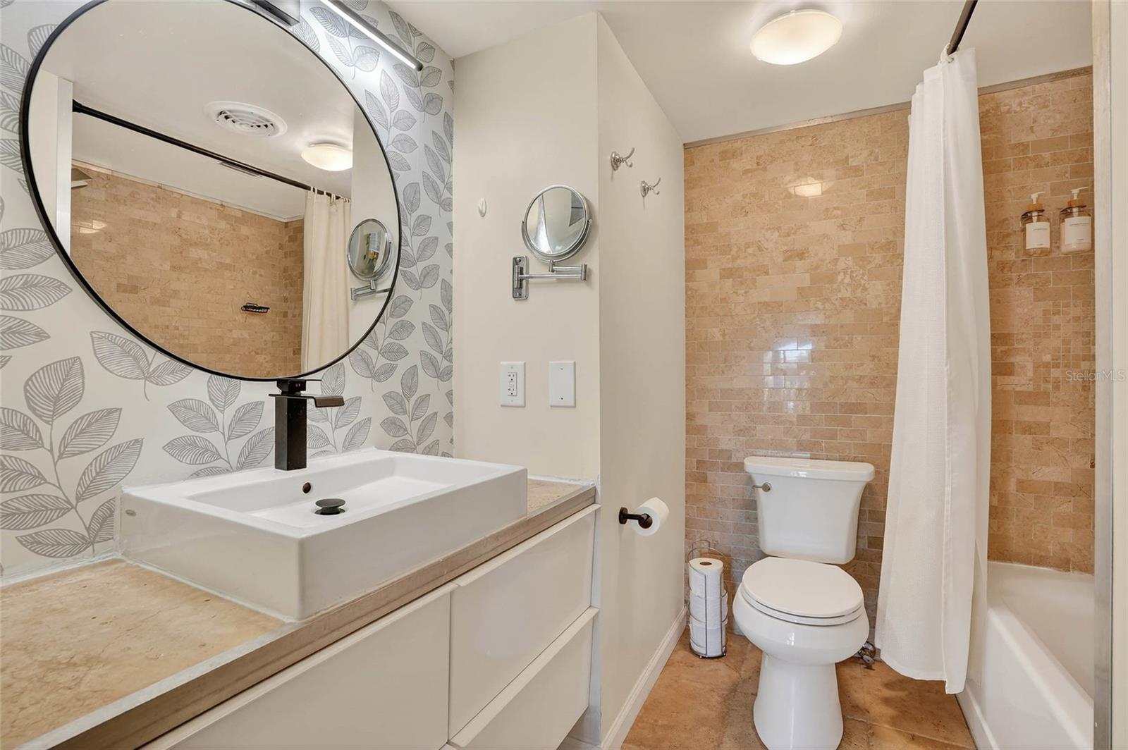 HICKORY GROVE CONDO - Residential