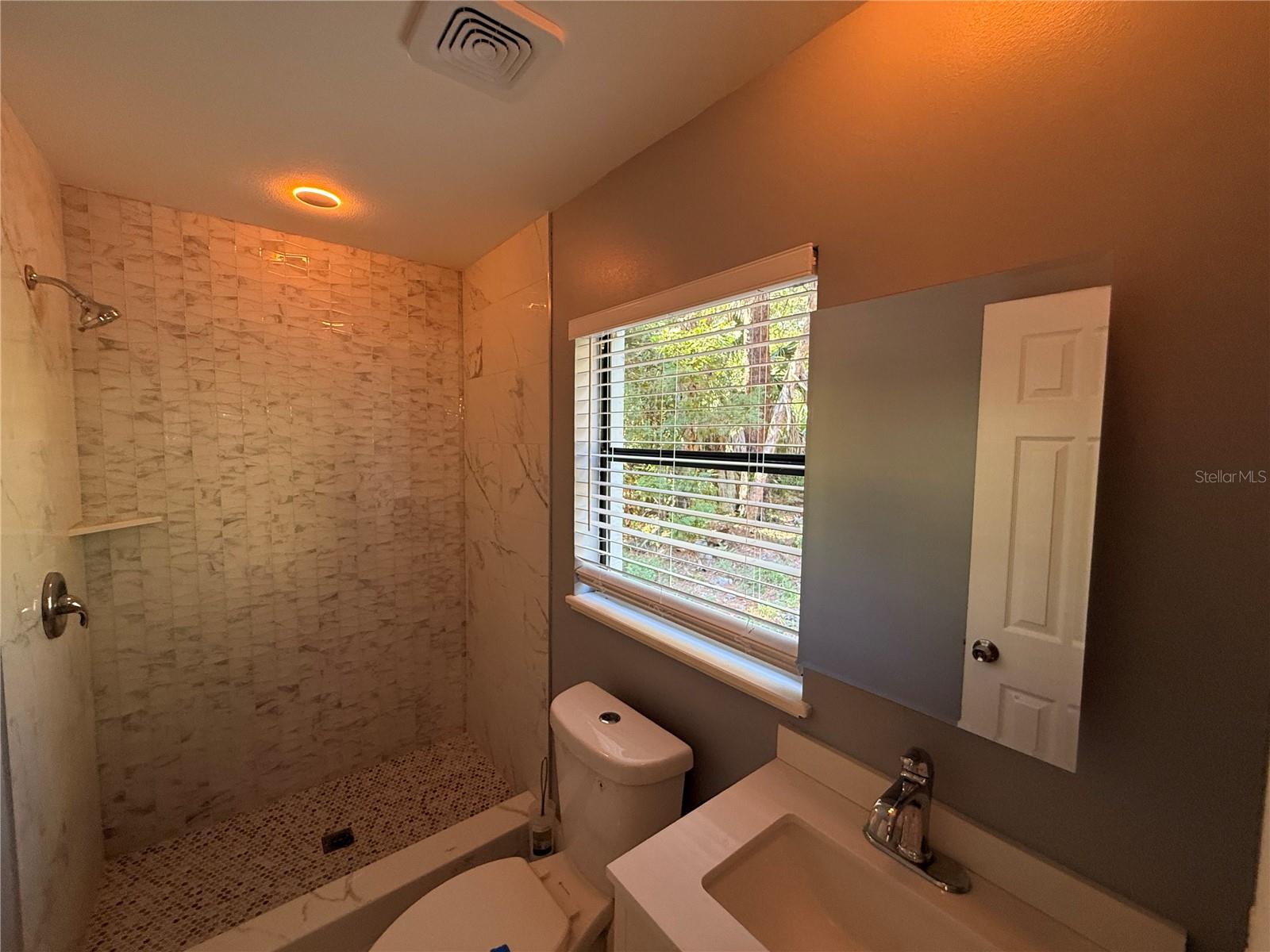 HOURGLASS LAKE REP - Residential