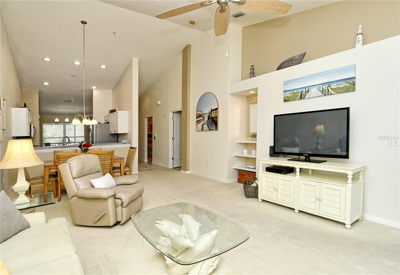 HERITAGE OAKS GOLF & COUNTRY CLUB - Residential