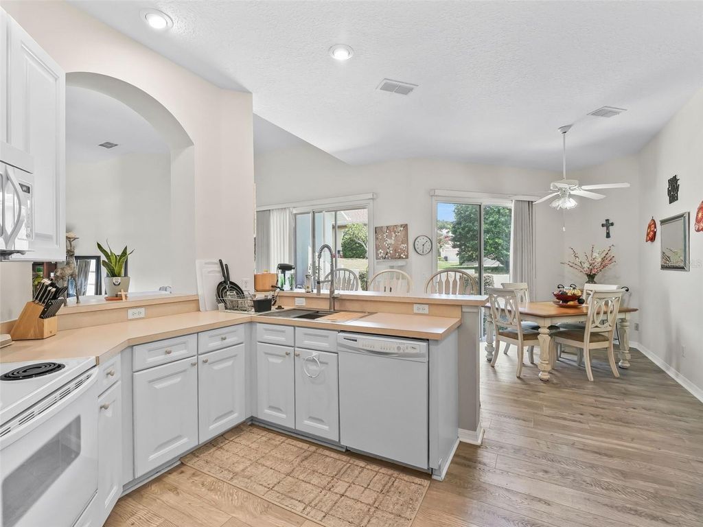 Photo of 17435 SE 112th Avenue, Summerfield, FL 34491 (MLS # OM706907)