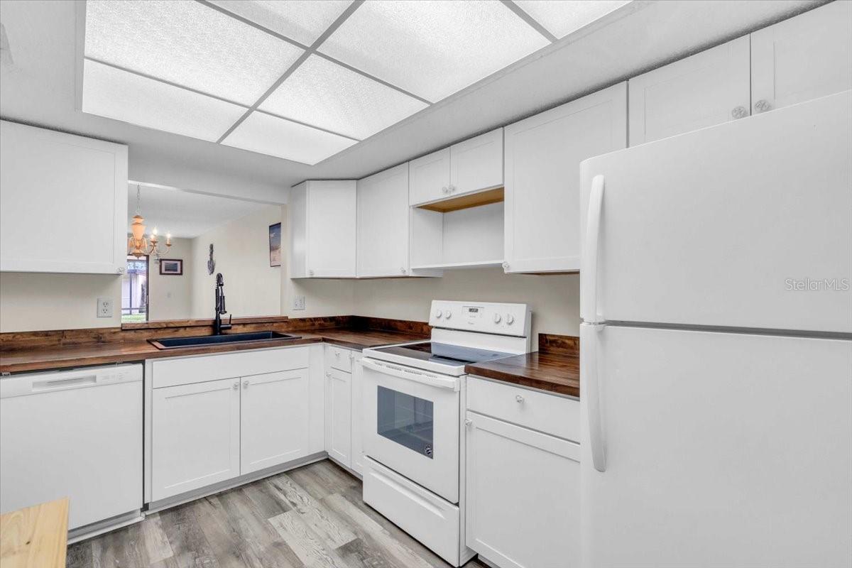 MISSION LAKES - Residential