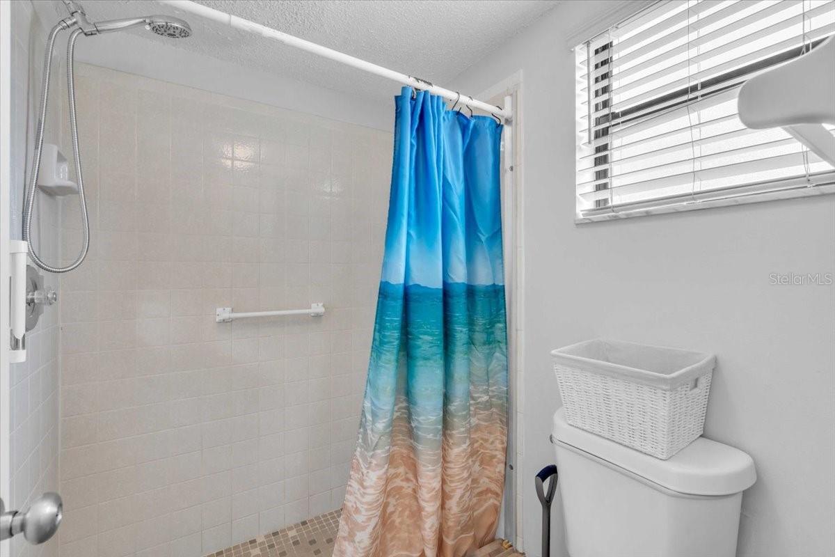 MISSION LAKES - Residential