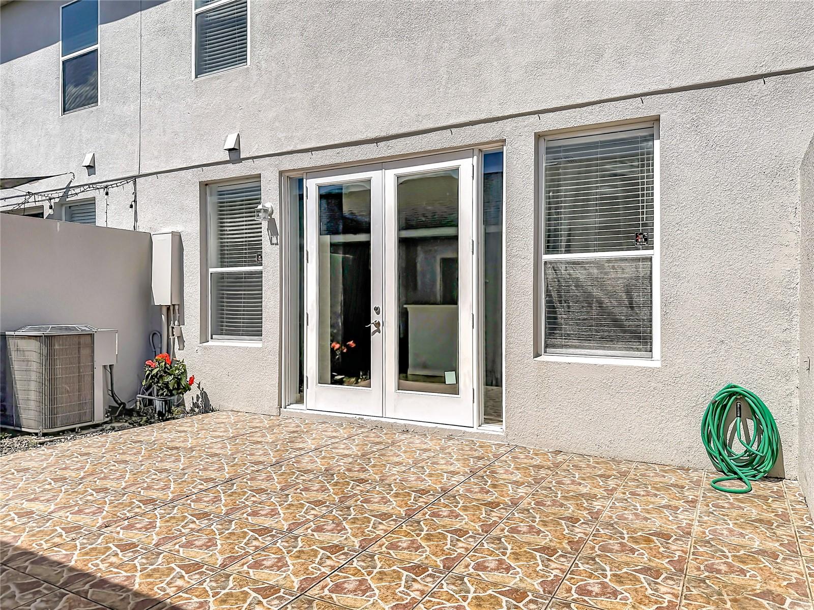 VISTA LAKES TOWN CENTER 51 07 - Residential