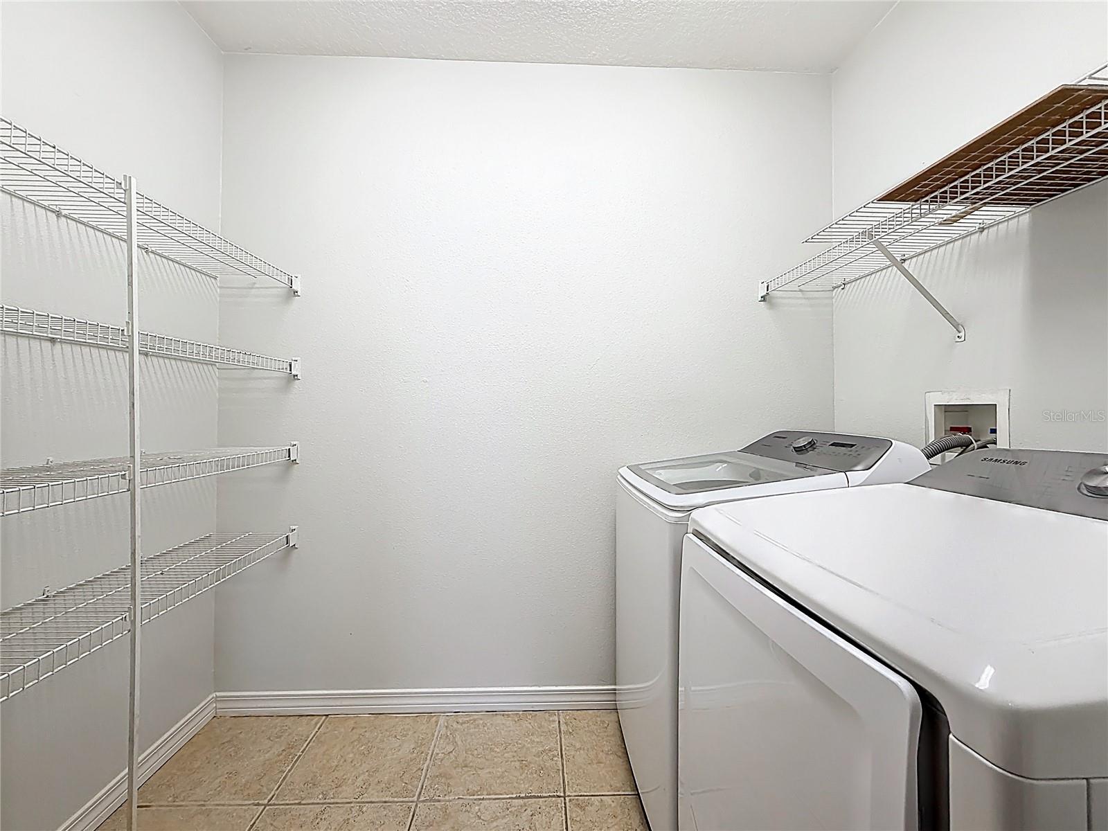 VISTA LAKES TOWN CENTER 51 07 - Residential