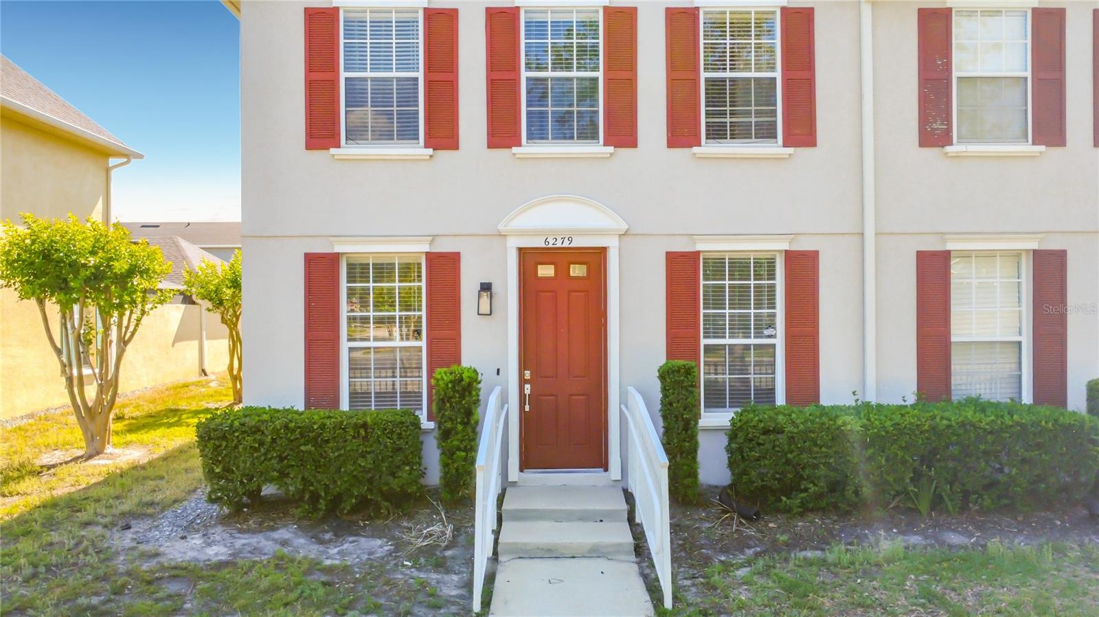 VISTA LAKES TOWN CENTER 51 07 - Residential