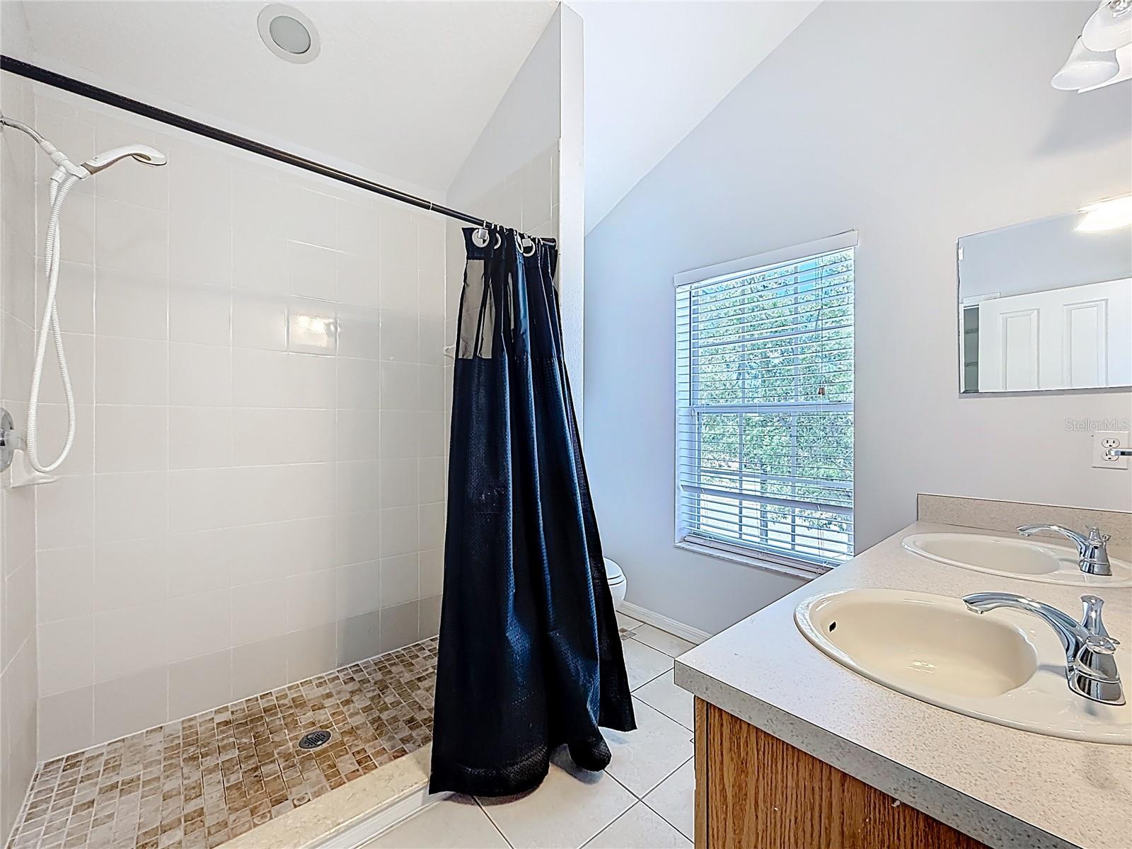 VISTA LAKES TOWN CENTER 51 07 - Residential