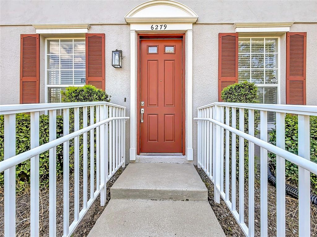 Photo of 6279 S Chickasaw Trail, Orlando, FL 32829 (MLS # O6401095)