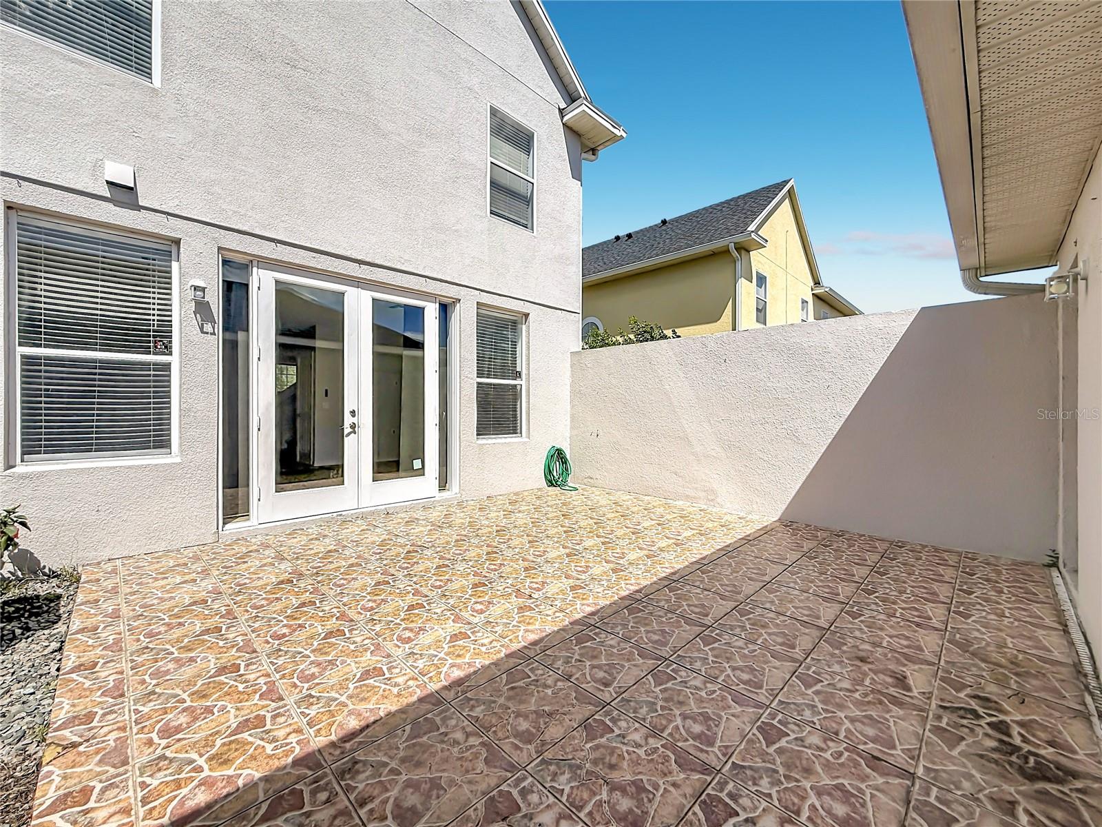 VISTA LAKES TOWN CENTER 51 07 - Residential