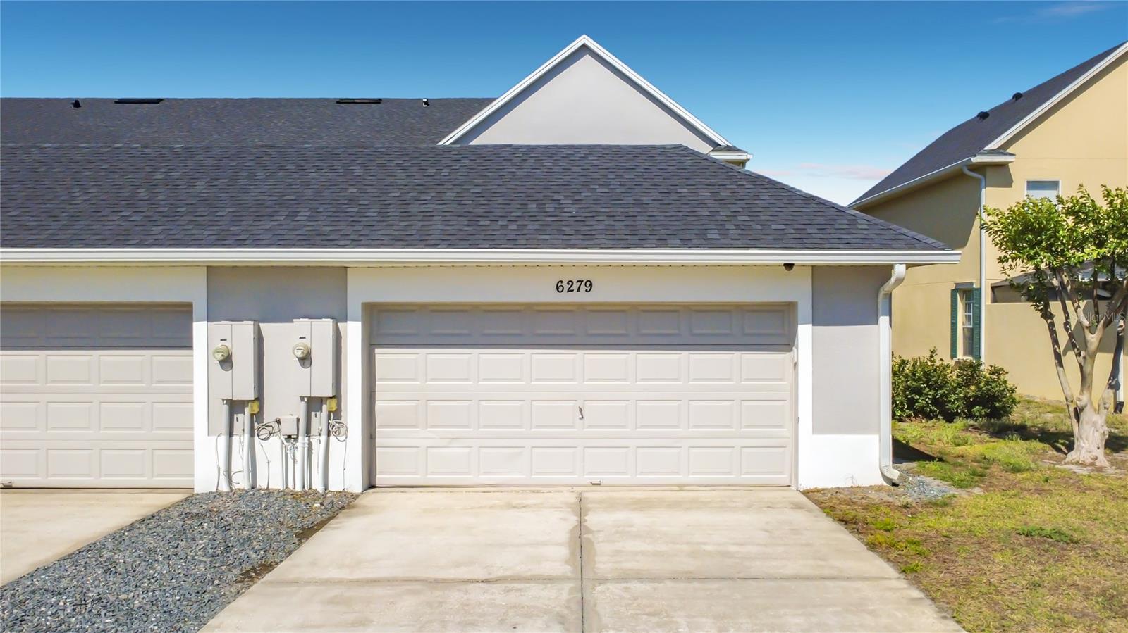 VISTA LAKES TOWN CENTER 51 07 - Residential