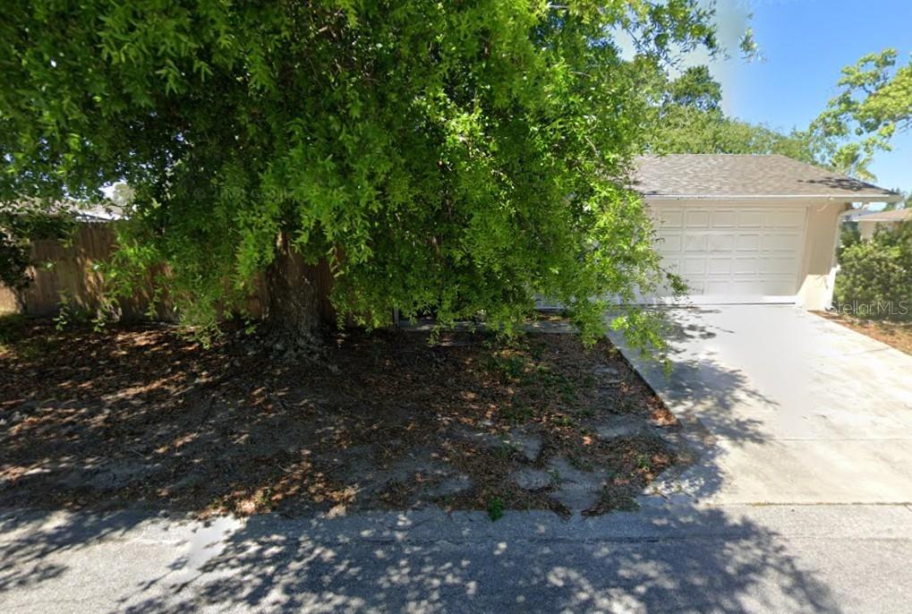 Spacious 4BD/2BA SFH – 1,595 Sq Ft on 8,000 Sq Ft Lot. Shingle roof, window A/C units, great potential!