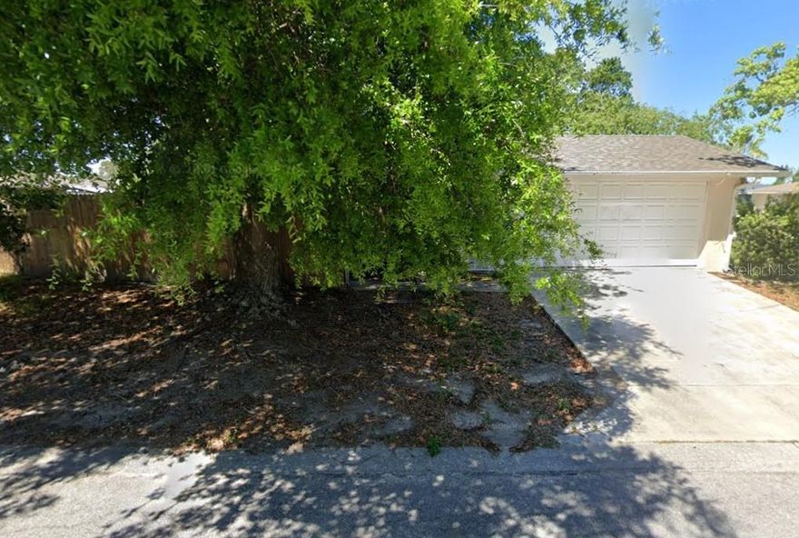 Spacious 4BD/2BA SFH – 1,595 Sq Ft on 8,000 Sq Ft Lot. Shingle roof, window A/C units, great potential!