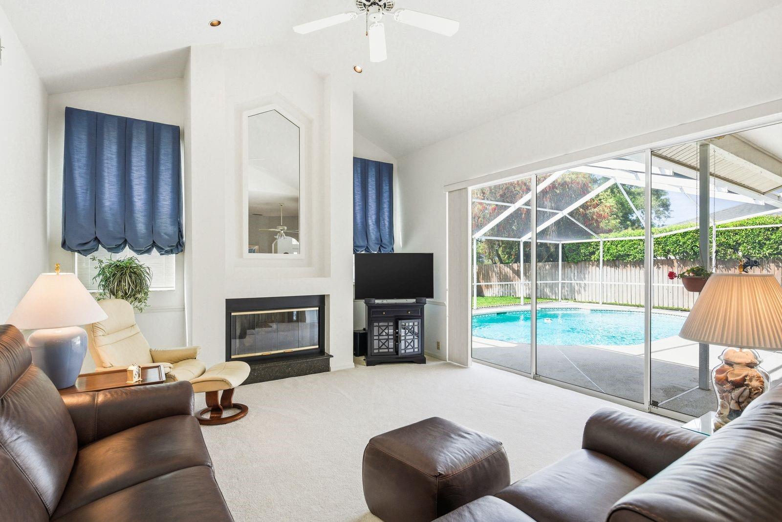 PIPERS MEADOW - Residential