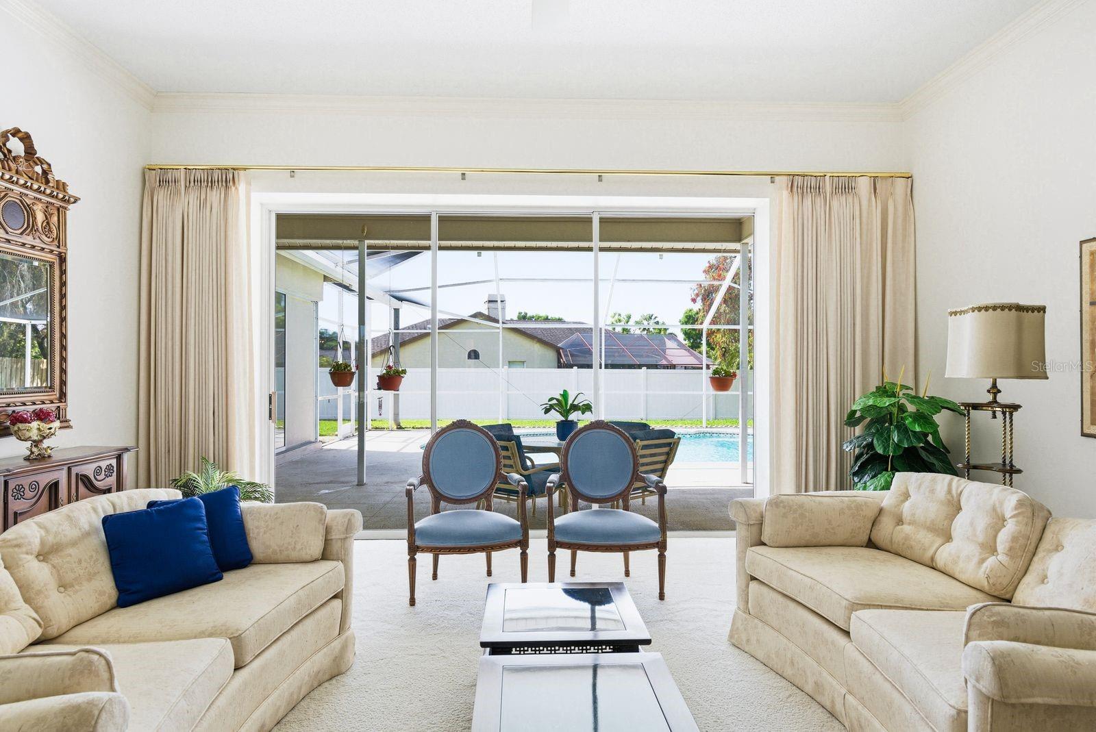 PIPERS MEADOW - Residential