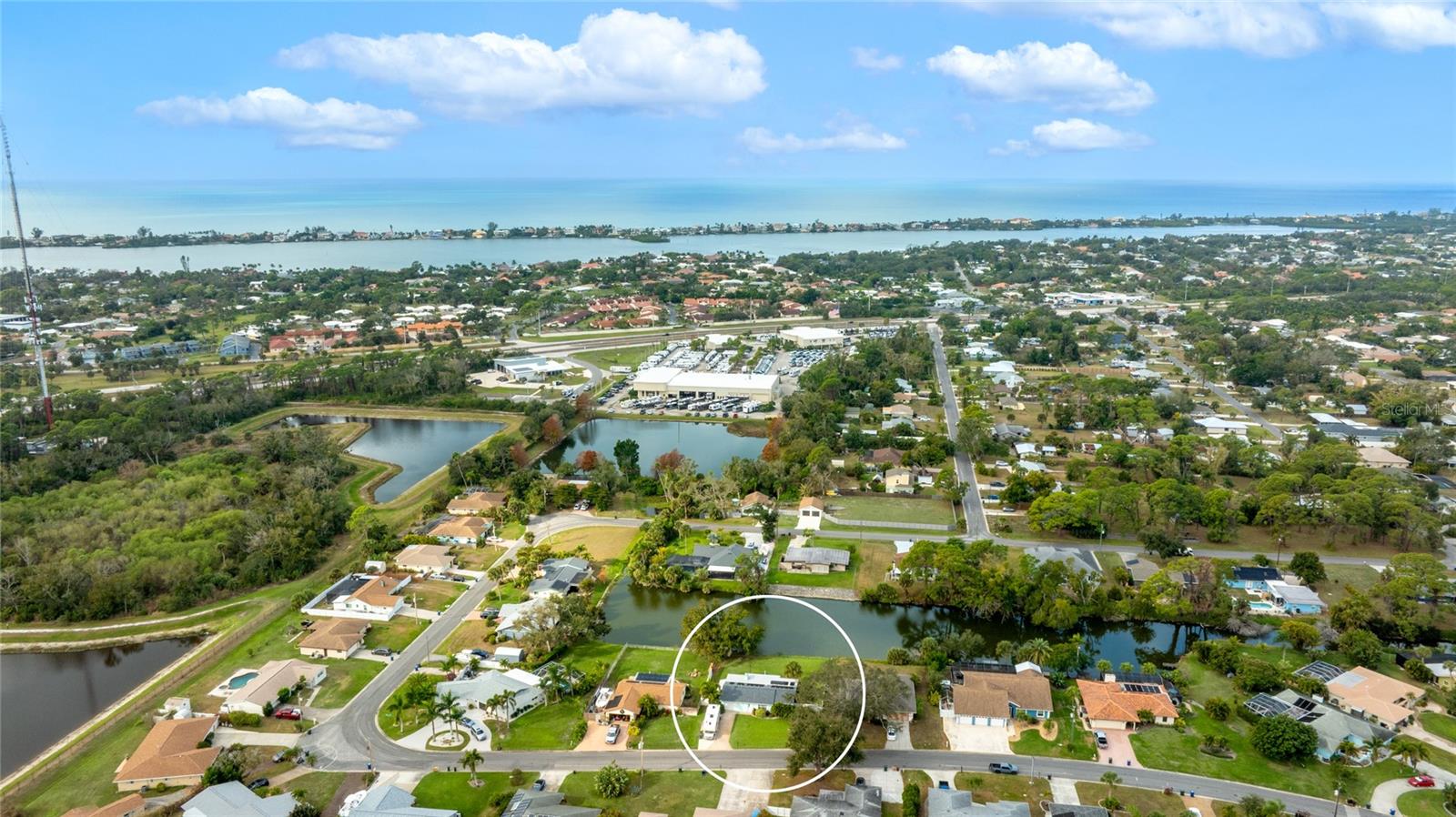 LAKE IN THE WOODS - Residential