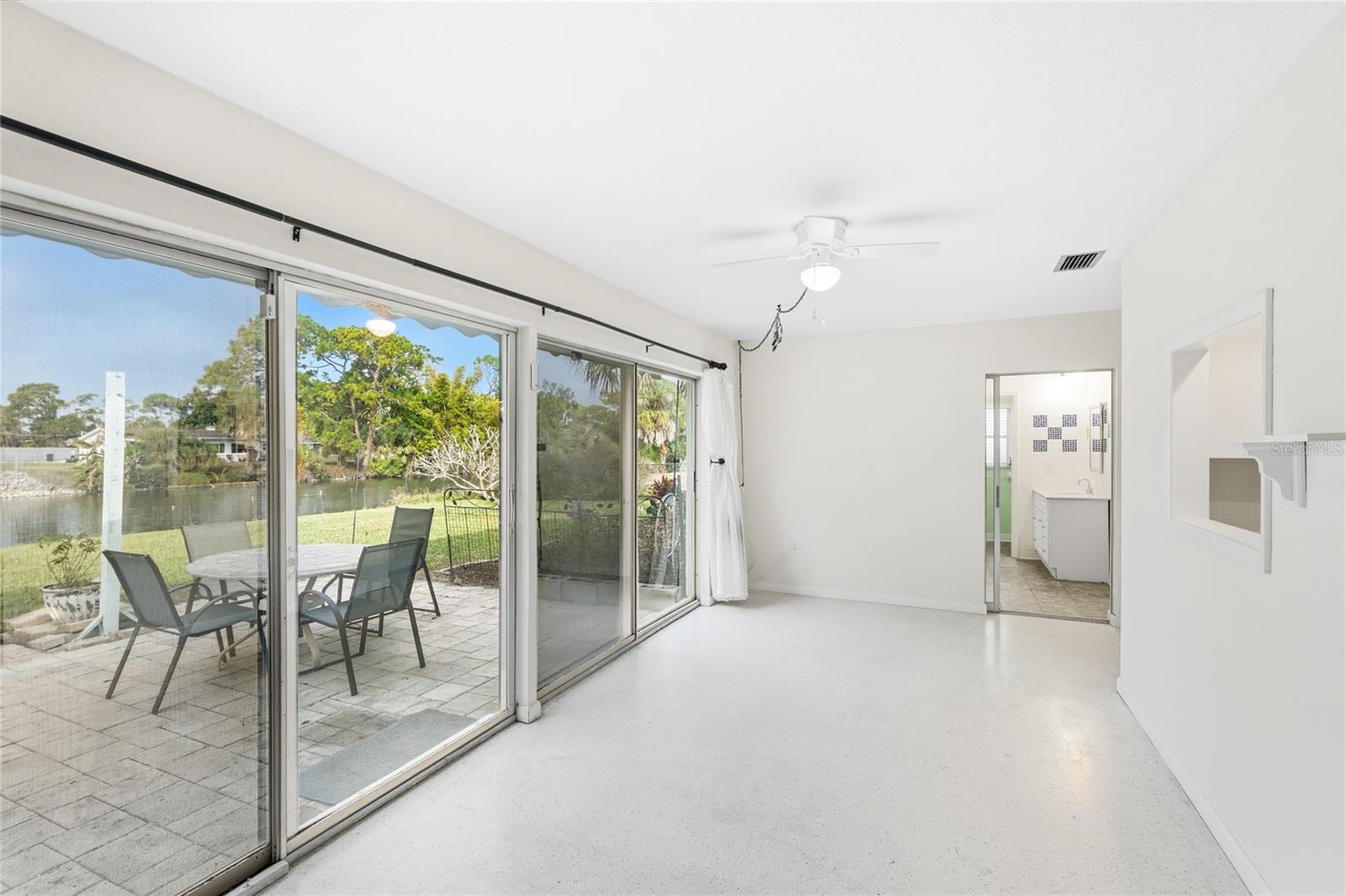 LAKE IN THE WOODS - Residential