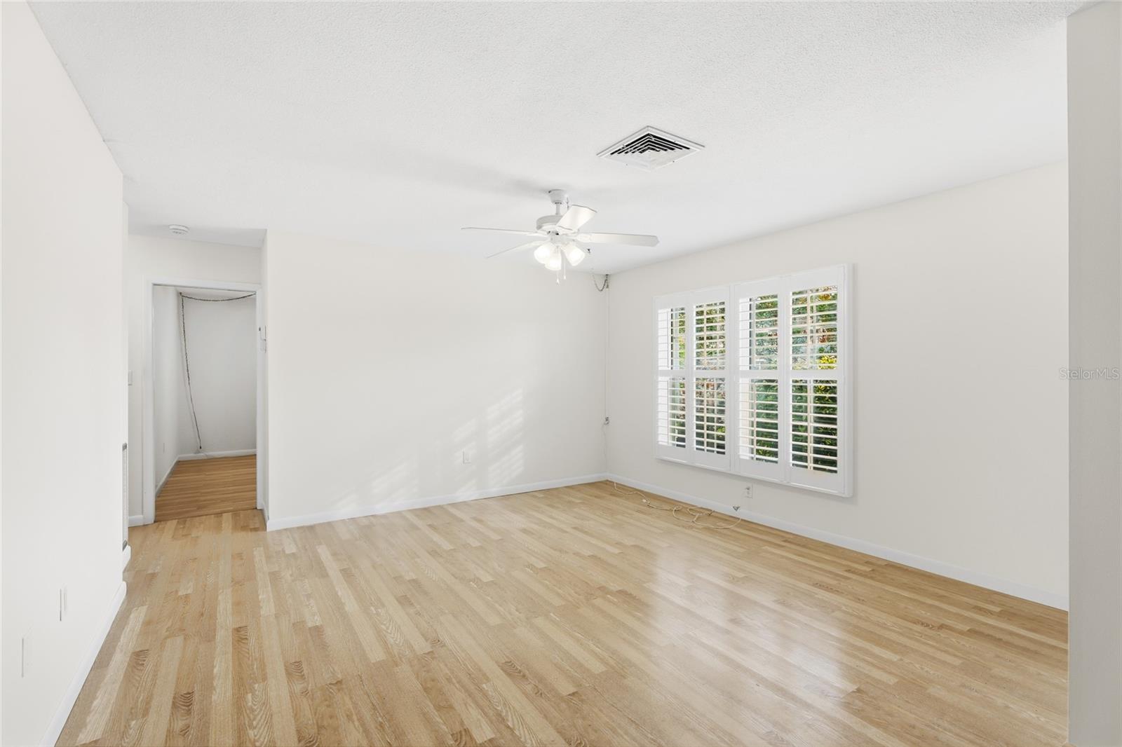 LAKE IN THE WOODS - Residential