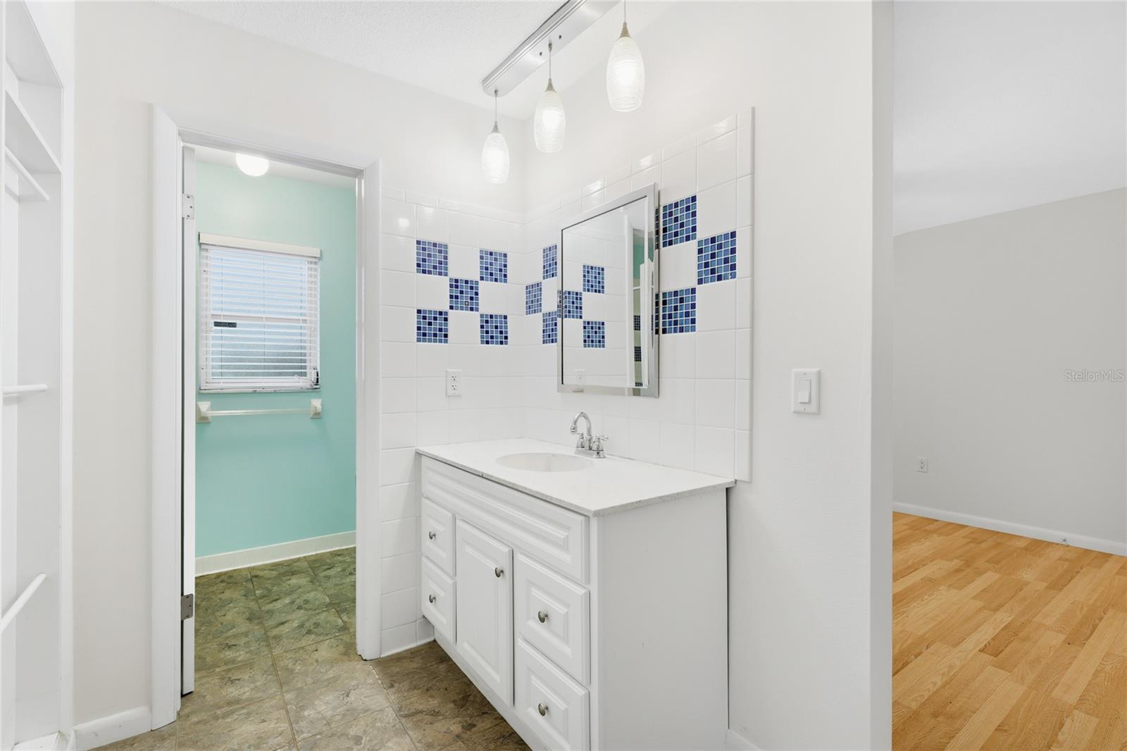 LAKE IN THE WOODS - Residential