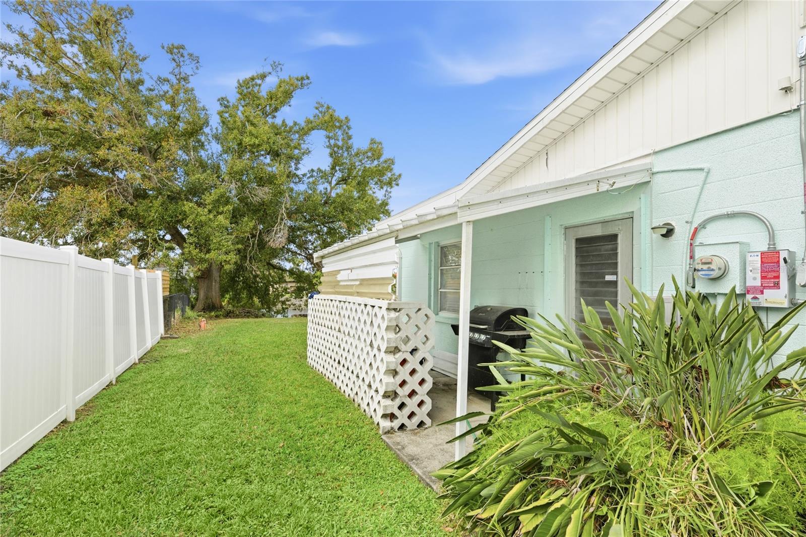 LAKE IN THE WOODS - Residential