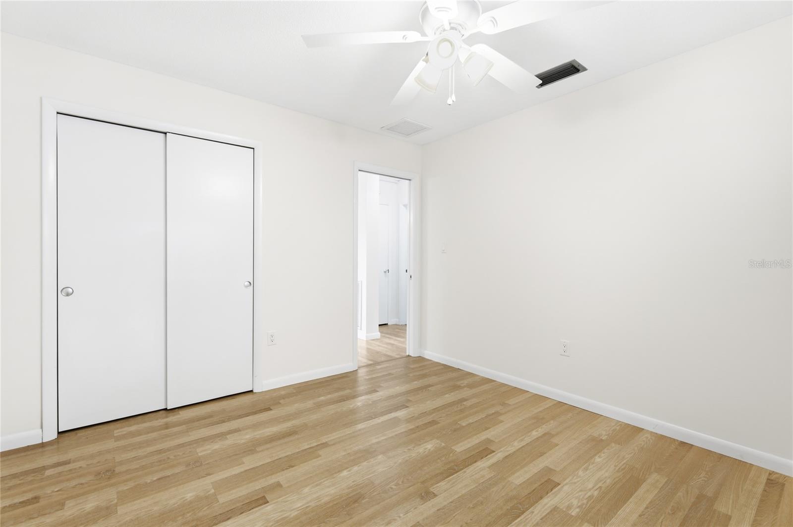 LAKE IN THE WOODS - Residential