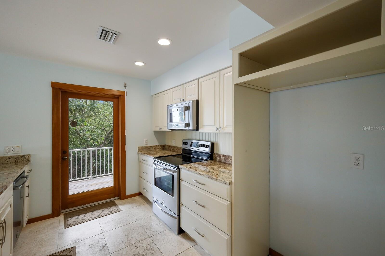 LUANA ISLES 1ST ADD - Residential