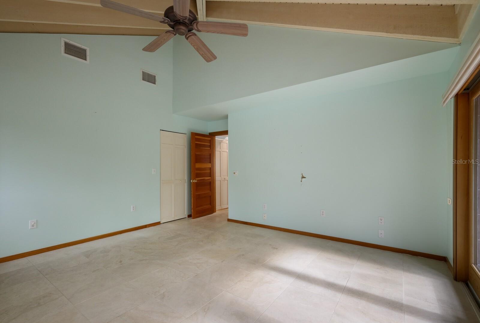 LUANA ISLES 1ST ADD - Residential