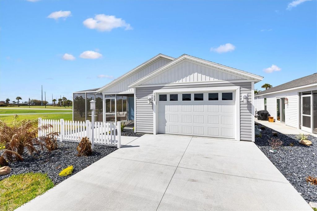 Photo of 1609 Smart Pl, The Villages, FL 34762 (MLS # G5109248)