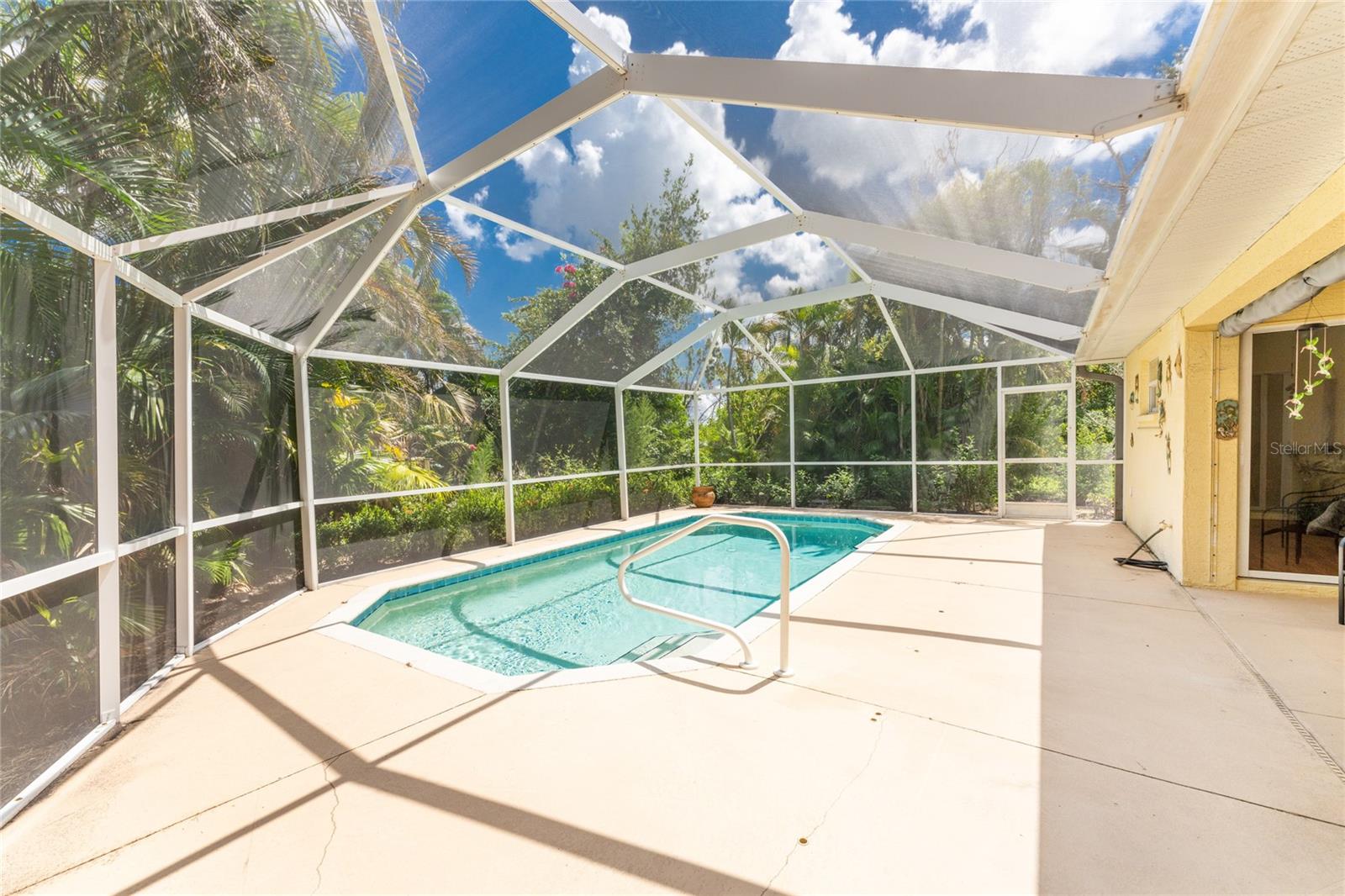 ROTONDA WEST / ROTONDA LAKES - Residential