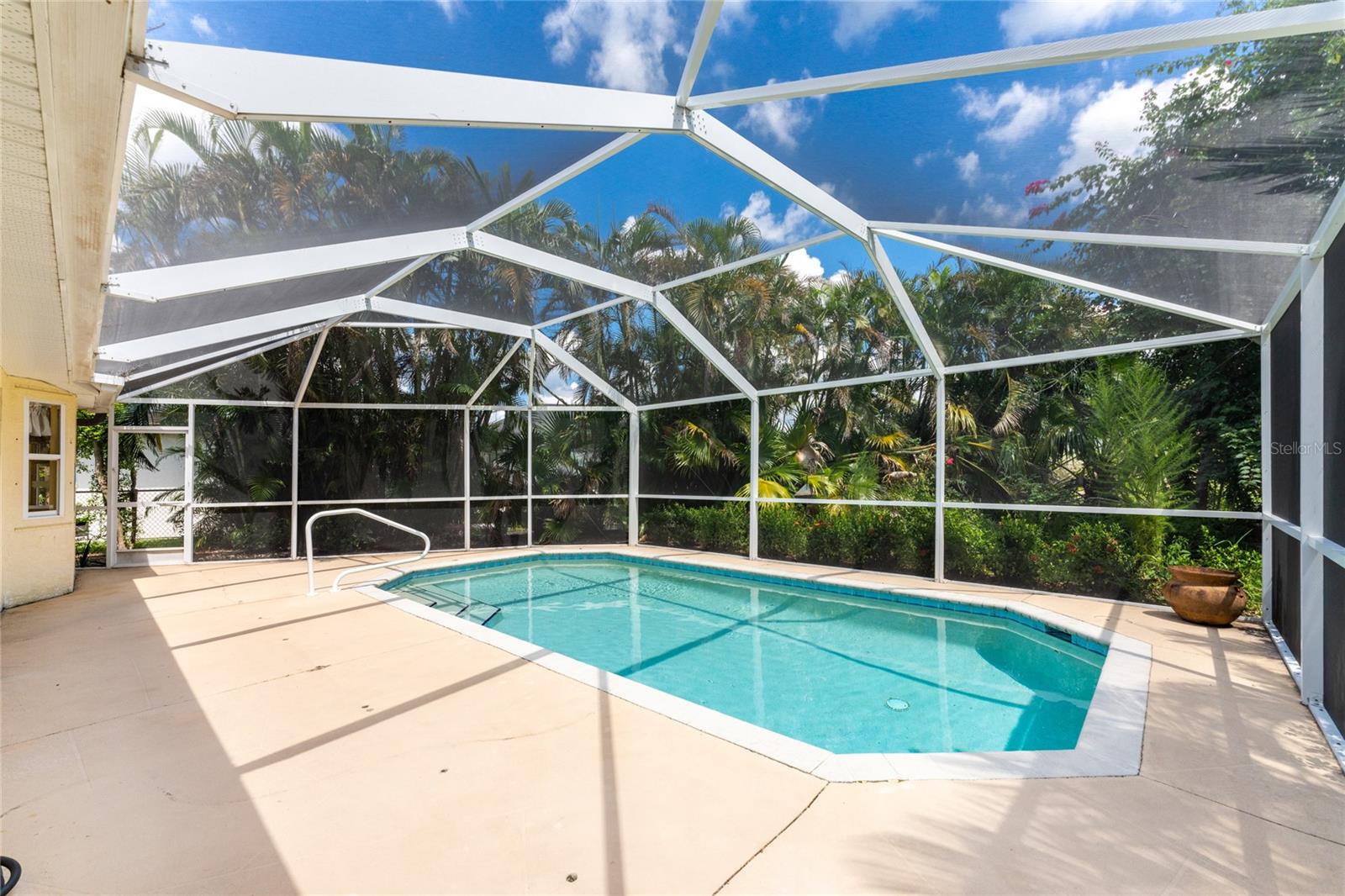 ROTONDA WEST / ROTONDA LAKES - Residential