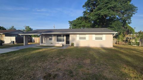 2207 EIFFEL DRIVE ORLANDO FL 32808