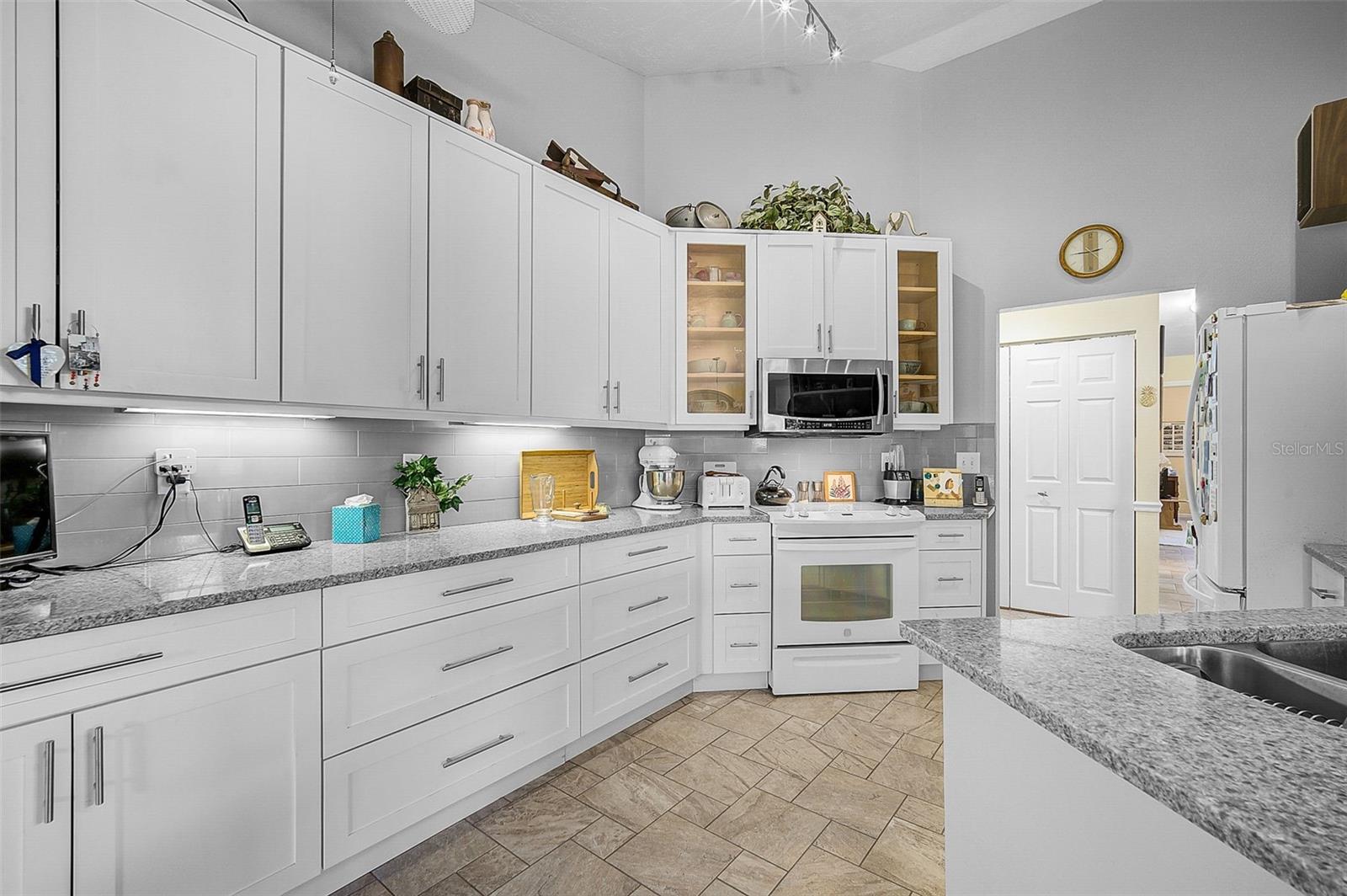 PERIDIA UNIT FOUR - Residential
